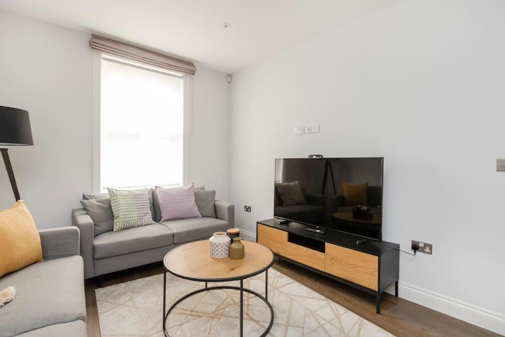 Modern House In South Kensington Apartment London Exterior photo